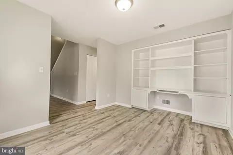 Living - 19345 Hempstone Ave, Poolesville, MD 20837 photo 3 of 3