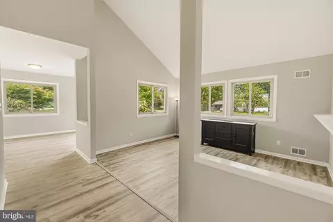 Entry Way - 19345 Hempstone Ave, Poolesville, MD 20837 photo 2 of 6