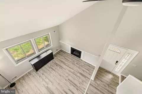 Entry Way - 19345 Hempstone Ave, Poolesville, MD 20837 photo 6 of 6