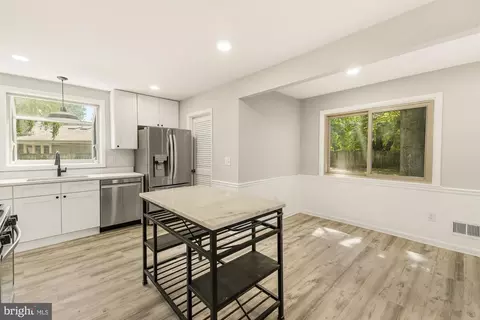 Kitchen - 19345 Hempstone Ave, Poolesville, MD 20837 photo 5 of 5