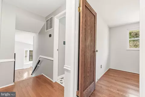 Entry Way - 19110 Dowden Cir, Poolesville, MD 20837 photo 2 of 2