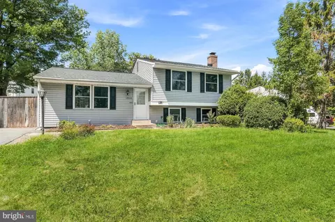 Exterior - 19110 Dowden Cir, Poolesville, MD 20837 photo 2 of 15