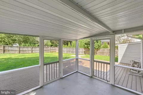 Exterior - 19110 Dowden Cir, Poolesville, MD 20837 photo 6 of 15