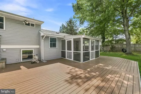 Exterior - 19110 Dowden Cir, Poolesville, MD 20837 photo 8 of 15