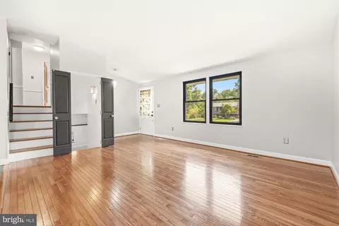 Living - 19110 Dowden Cir, Poolesville, MD 20837 photo 3 of 7