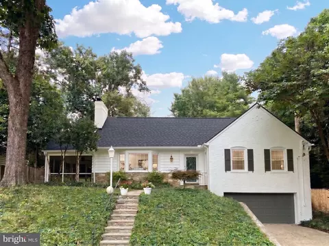 5112 Westpath Ct, Bethesda, MD 20816