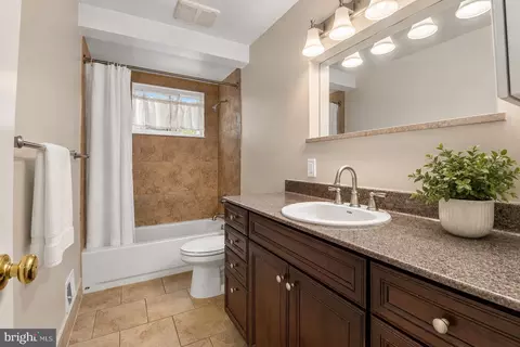 Bath - 12002 Judson Rd, Silver Spring, MD 20902 photo 1 of 2