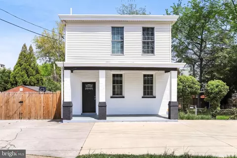 Exterior - 827 Philadelphia Ave, Silver Spring, MD 20910 photo 3 of 3