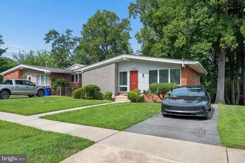 Exterior - 11302 Kenton Pl, Silver Spring, MD 20902 photo 9 of 13