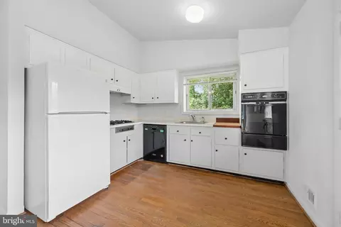 Kitchen - 11302 Kenton Pl, Silver Spring, MD 20902 photo 3 of 3