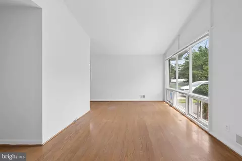 Living - 11302 Kenton Pl, Silver Spring, MD 20902 photo 2 of 7