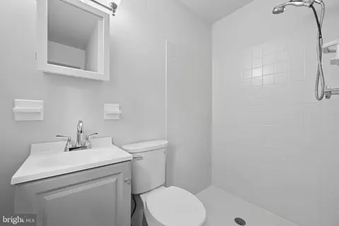 Bath - 11302 Kenton Pl, Silver Spring, MD 20902 photo 2 of 6