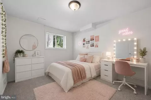Bedroom - 11302 Kenton Pl, Silver Spring, MD 20902 photo 5 of 9