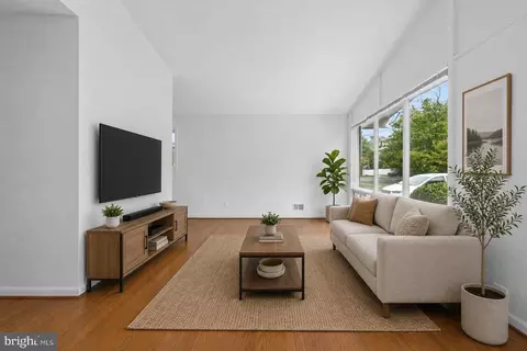 Living - 11302 Kenton Pl, Silver Spring, MD 20902 photo 1 of 7