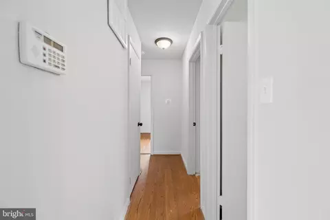 Entry Way - 11302 Kenton Pl, Silver Spring, MD 20902 photo 2 of 11