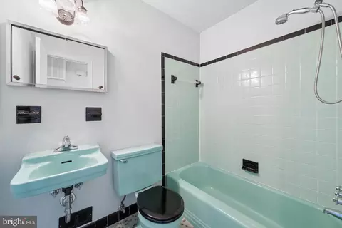 Bath - 11302 Kenton Pl, Silver Spring, MD 20902 photo 4 of 6