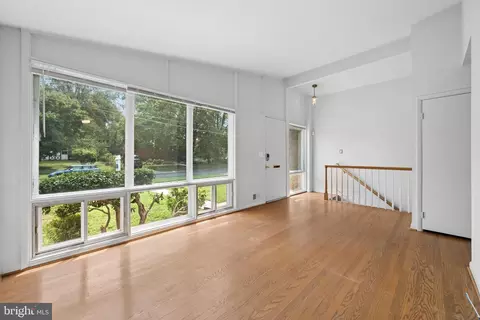 Living - 11302 Kenton Pl, Silver Spring, MD 20902 photo 3 of 7