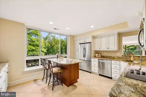 4982 Sentinel Dr #14-206, Bethesda, MD 20816