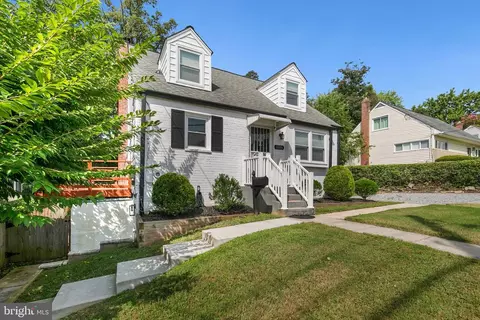 Exterior - 10806 Inwood Ave, Silver Spring, MD 20902 photo 2 of 10