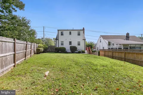 Exterior - 10806 Inwood Ave, Silver Spring, MD 20902 photo 8 of 10