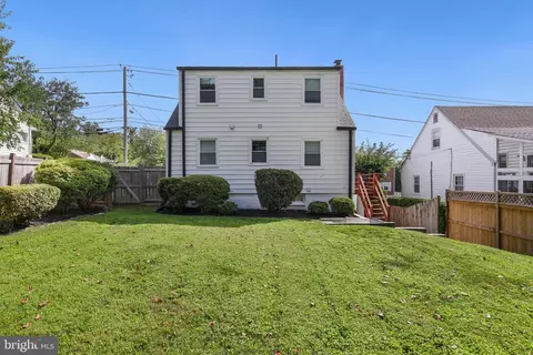 Exterior - 10806 Inwood Ave, Silver Spring, MD 20902 photo 7 of 10