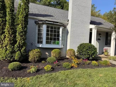 10012 Crestwood Rd, Kensington, MD 20895