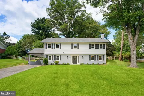 17508 Park Mill Dr, Derwood, MD 20855
