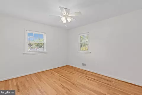 Bedroom - 905 Winhall Way, Silver Spring, MD 20904 photo 7 of 13