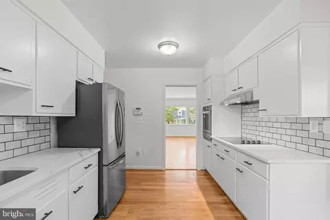 Kitchen - 905 Winhall Way, Silver Spring, MD 20904 photo 1 of 4