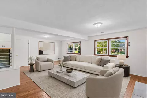 Living - 905 Winhall Way, Silver Spring, MD 20904 photo 7 of 10
