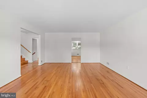 Living - 905 Winhall Way, Silver Spring, MD 20904 photo 6 of 10