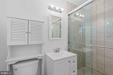 Bath - 905 Winhall Way, Silver Spring, MD 20904 photo 1 of 4