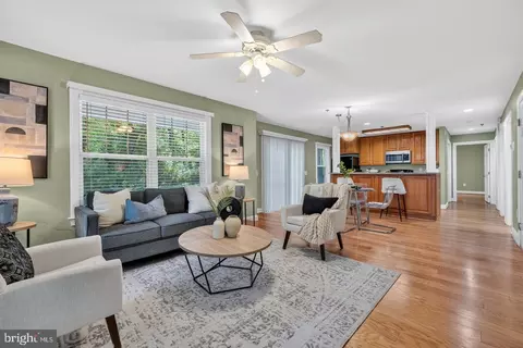 9743 Winery Ct, Gaithersburg, MD 20879