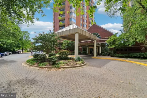 5802 Nicholson Ln #2-201, Rockville, MD 20852