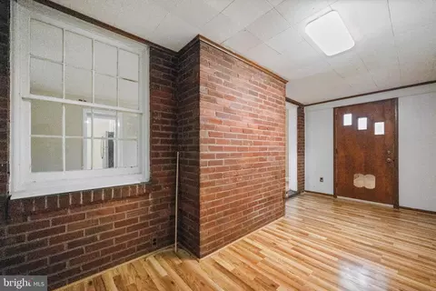 Entry Way - 2005 Dennis Ave, Silver Spring, MD 20902 photo 1 of 2