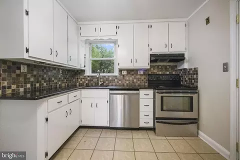 Kitchen - 2005 Dennis Ave, Silver Spring, MD 20902 photo 1 of 1