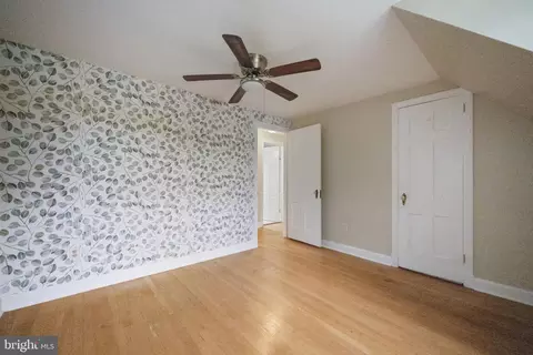 Bedroom - 2005 Dennis Ave, Silver Spring, MD 20902 photo 2 of 6