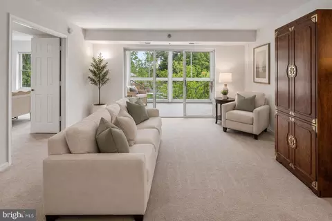 Living - 14801 Pennfield Cir #311, Silver Spring, MD 20906 photo 2 of 3