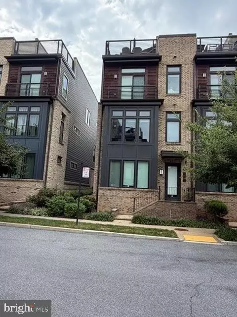 170 Winsome Cir, Bethesda, MD 20814