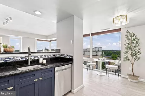 Kitchen - 930 Wayne Ave #1305, Silver Spring, MD 20910 photo 4 of 4