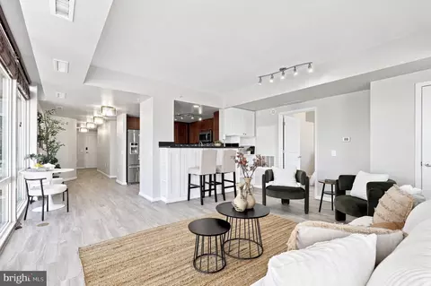 Living - 930 Wayne Ave #1305, Silver Spring, MD 20910 photo 1 of 1