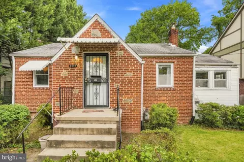 6713 Gude, Takoma Park, MD 20912