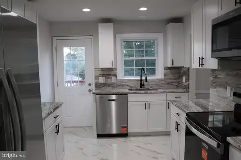 Entry Way - 1200 Kathryn Rd, Silver Spring, MD 20904 photo 2 of 3