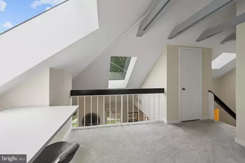 Entry Way - 2232 Washington Ave #202, Silver Spring, MD 20910 photo 5 of 5