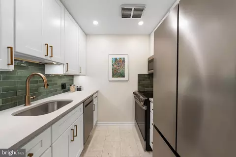 Kitchen - 2232 Washington Ave #202, Silver Spring, MD 20910 photo 1 of 4