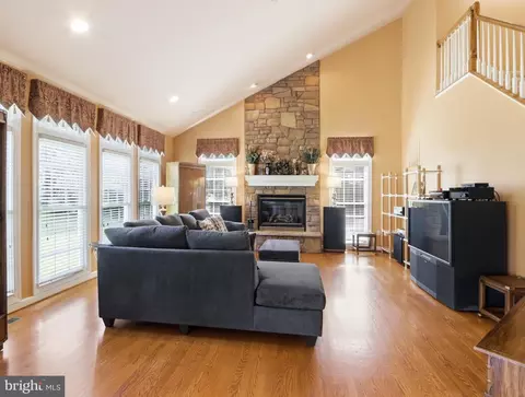 Living - 415 Firestone Dr, Ashton, MD 20861 photo 2 of 3