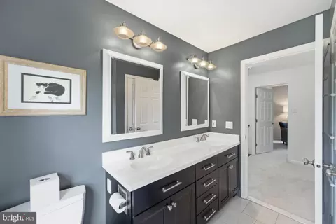 Bath - 120 Amberleigh Dr, Silver Spring, MD 20905 photo 8 of 10