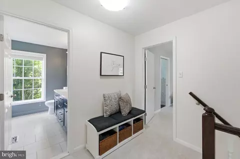 Entry Way - 120 Amberleigh Dr, Silver Spring, MD 20905 photo 5 of 6