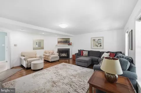 Living - 120 Amberleigh Dr, Silver Spring, MD 20905 photo 1 of 1
