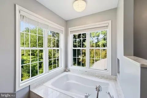 Bath - 120 Amberleigh Dr, Silver Spring, MD 20905 photo 5 of 10